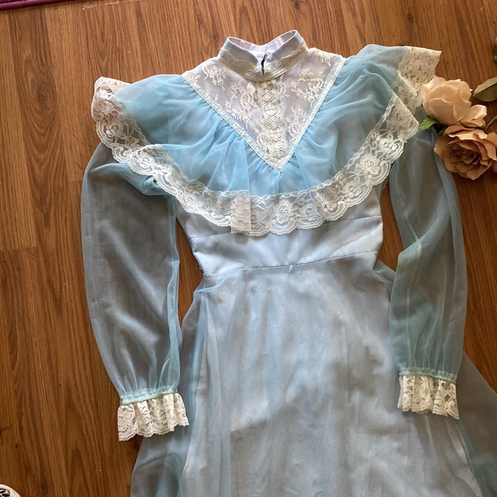 Vintage 1970s Cottagecore prairie dress in storm cloud blue lace chiffon puff - Picture 7 of 11